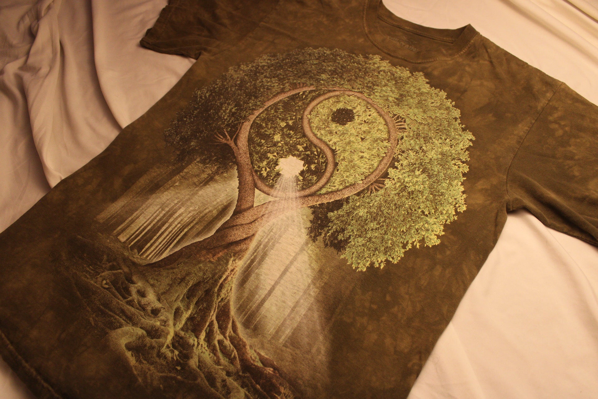 Yin Yang Tree T-shirt - Medium